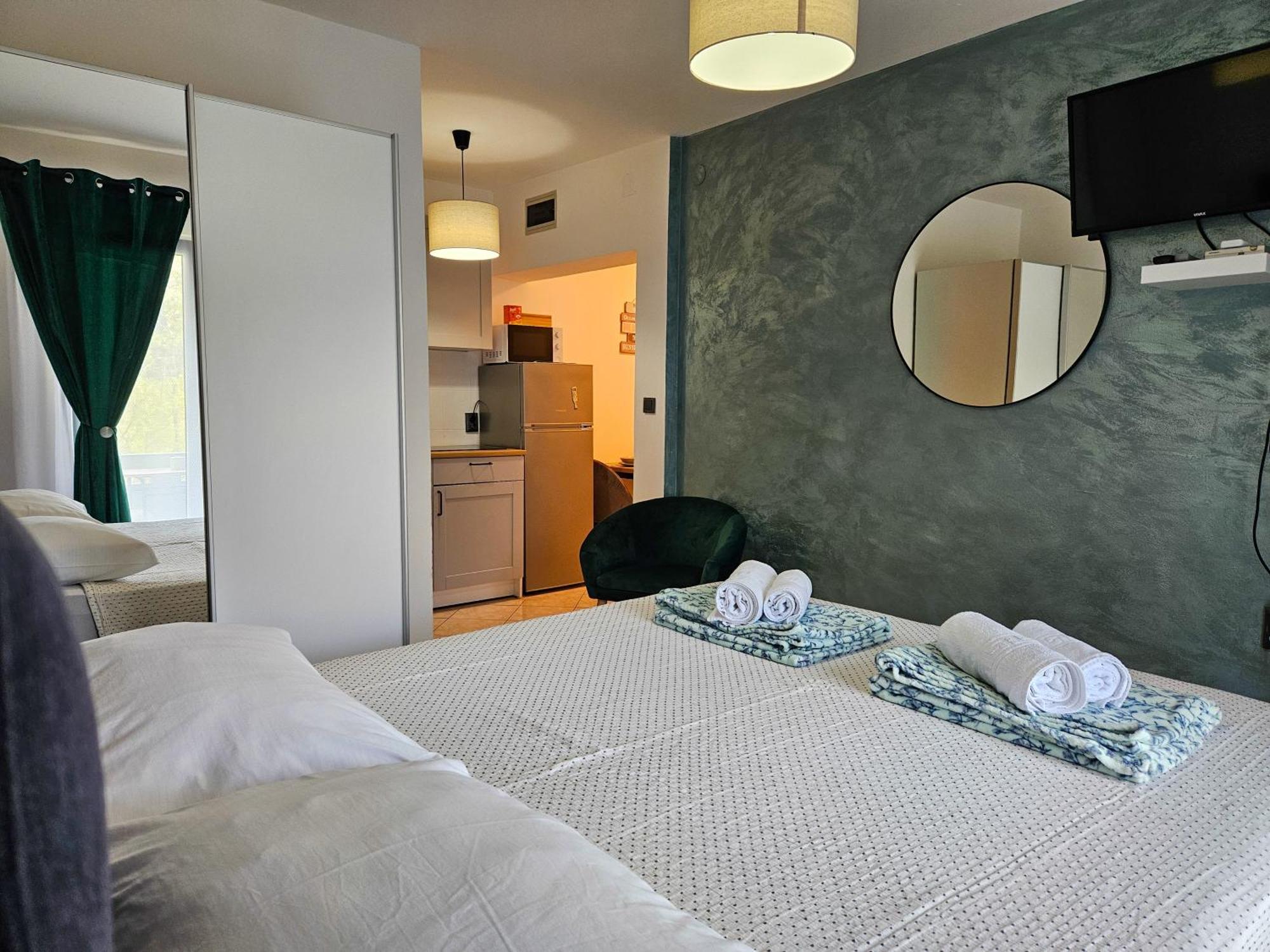 Apartments Mira バスカ エクステリア 写真